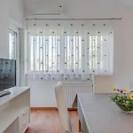 Pikolo Omis Apartment Tice