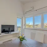 Pikolo Omis Apartment *