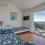 Apartment Pikolo Omis