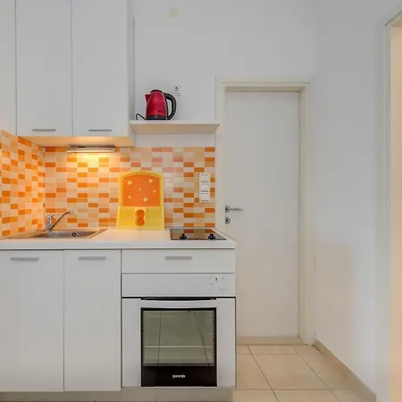 Apartment Pikolo Omis Tice
