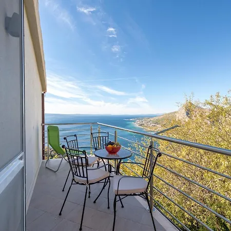 Pikolo Omis Apartment *