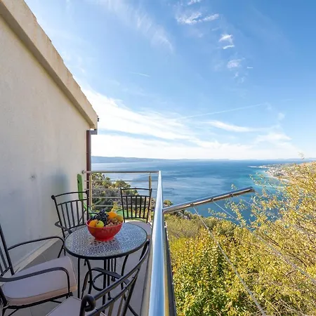 Apartment Pikolo Omis