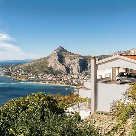 Pikolo Omis Apartment *