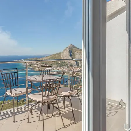 Apartment Pikolo Omis