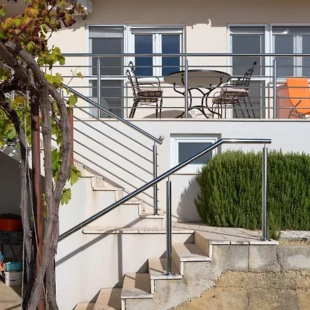 Apartment Pikolo Omis *
