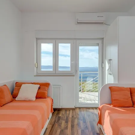 Pikolo Omis Apartment Tice