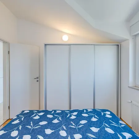Apartment Pikolo Omis *