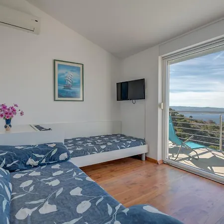 Apartment Pikolo Omis