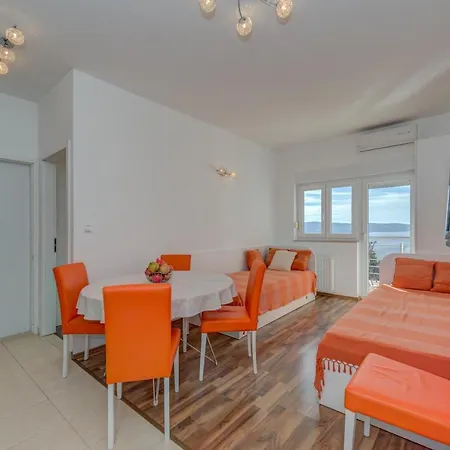 Pikolo Omis Apartment Tice
