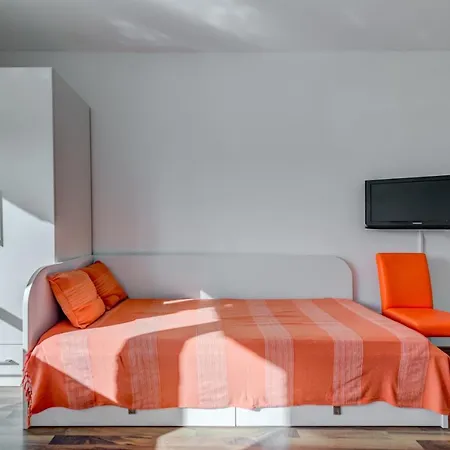 Apartment Pikolo Omis
