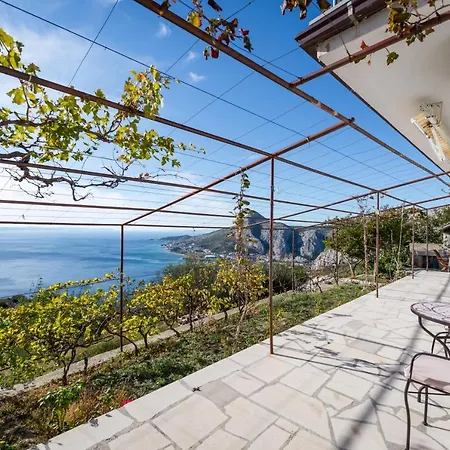 Pikolo Omis Apartment