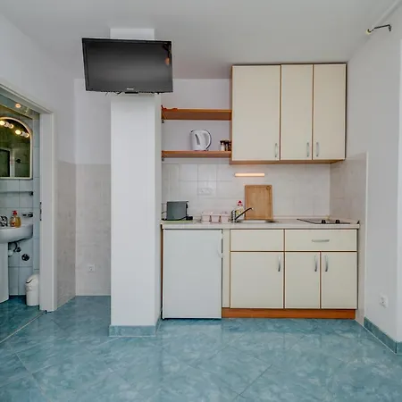 Pikolo Omis Apartment Tice
