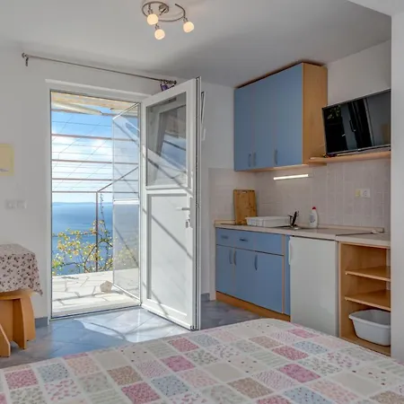 Pikolo Omis Apartment