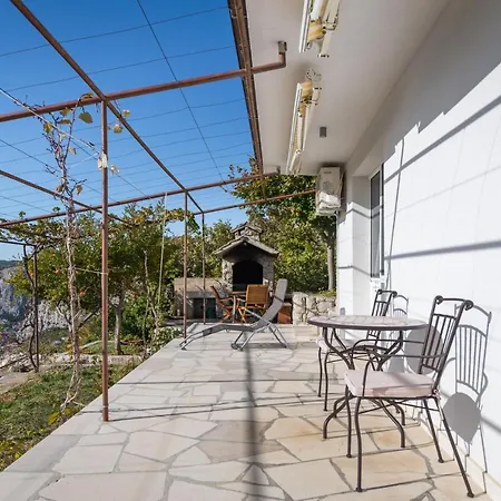 Apartment Pikolo Omis