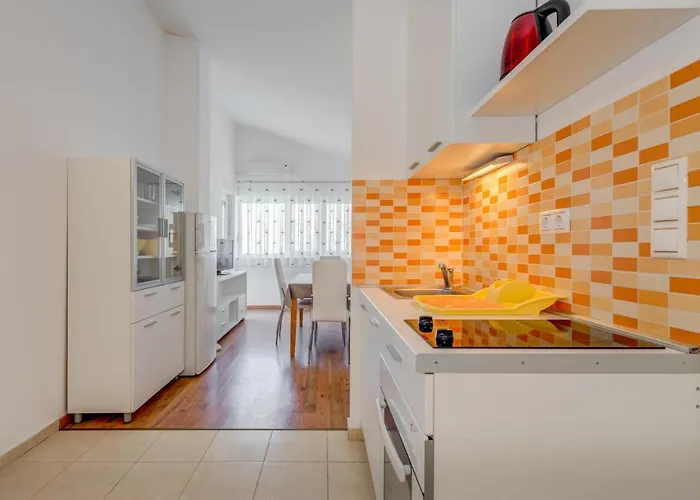 Pikolo Omis Appartement Tice