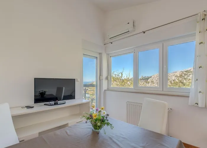 Pikolo Omis Appartement *