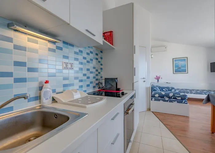 Pikolo Omis Appartement Tice